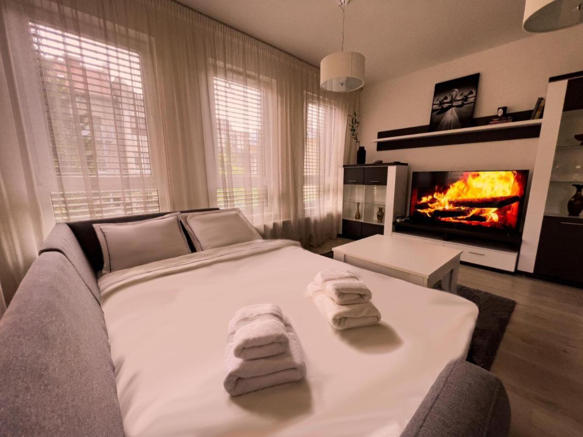 Elegant Escape Apartment I - City Centre Bratislava Exteriör bild