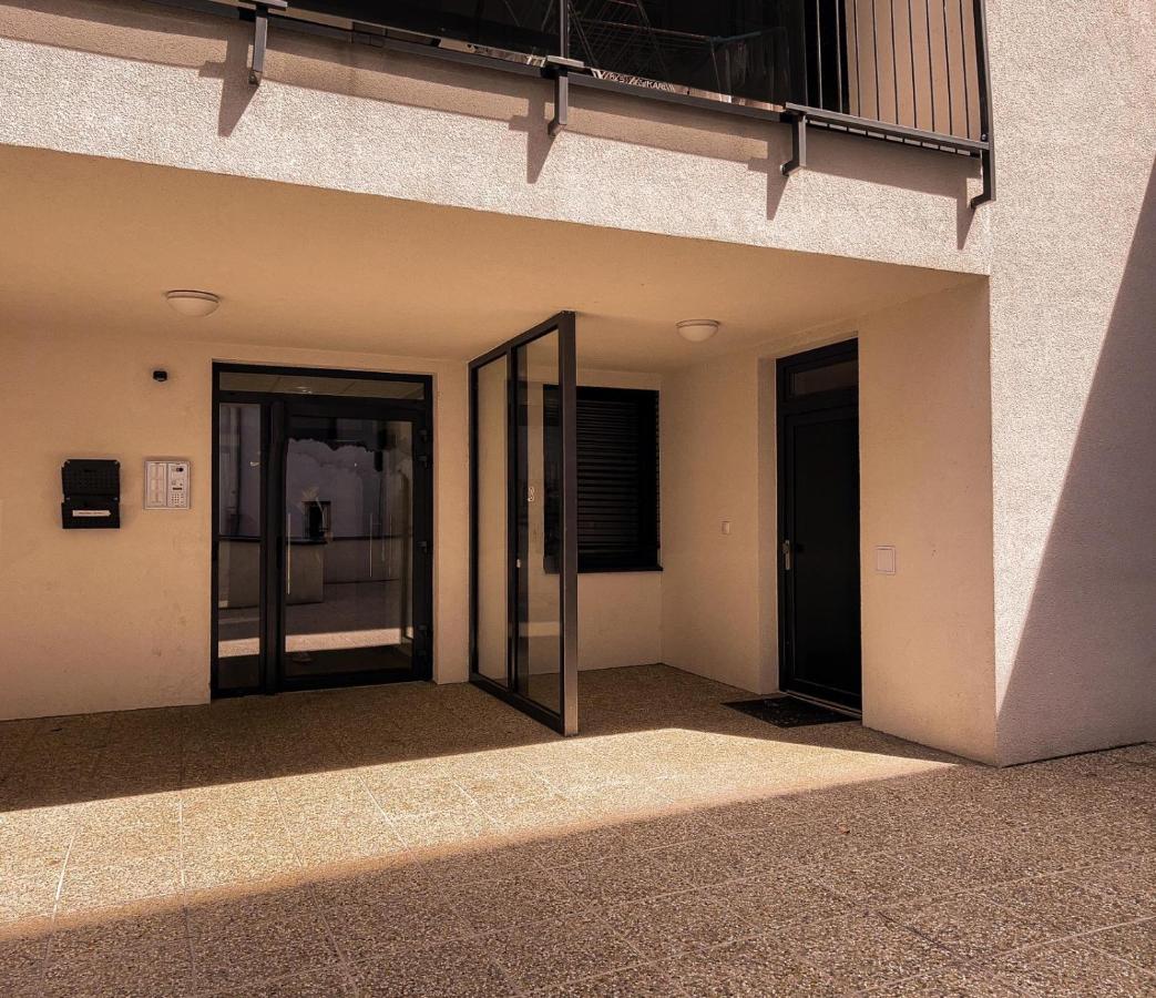 Elegant Escape Apartment I - City Centre Bratislava Exteriör bild