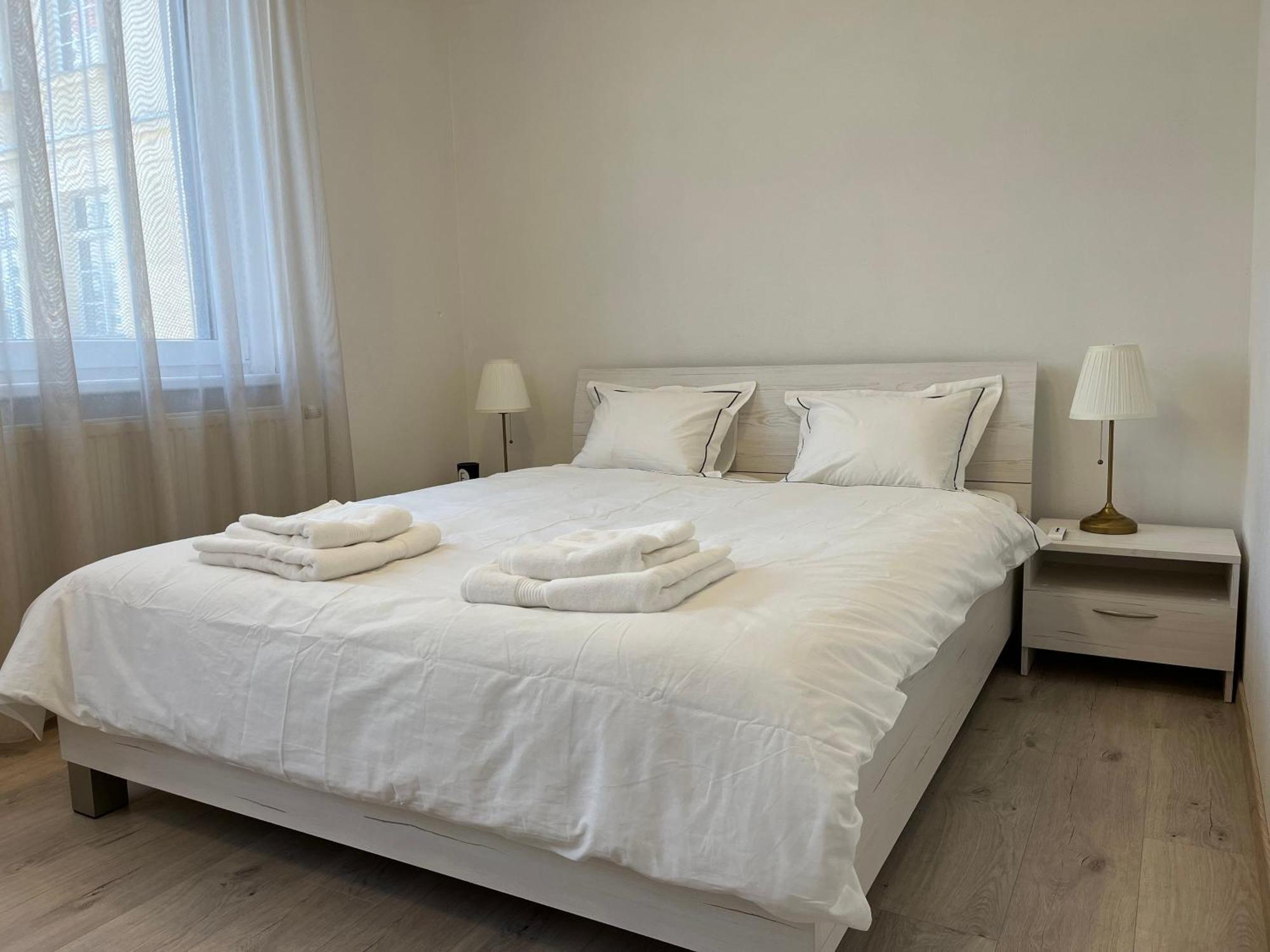 Elegant Escape Apartment I - City Centre Bratislava Exteriör bild